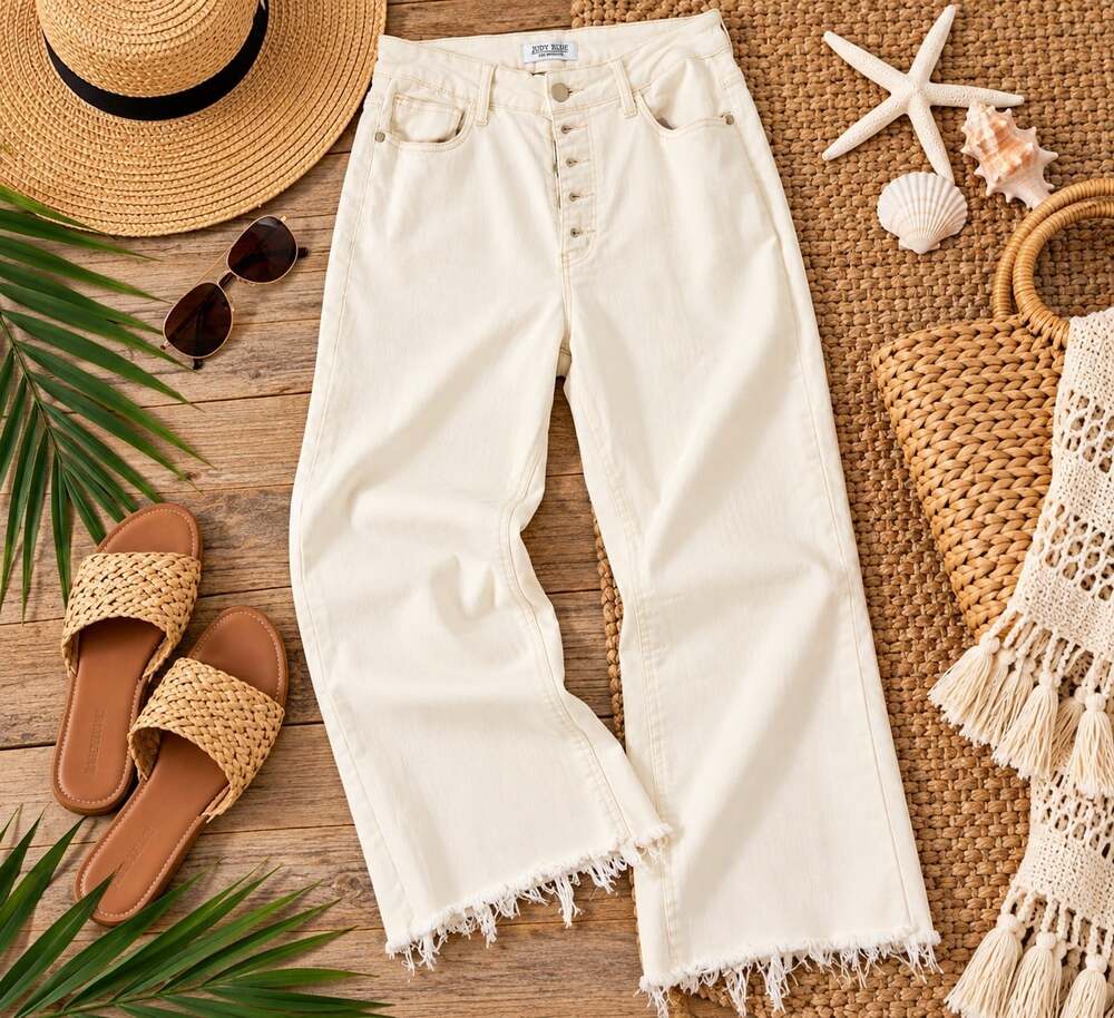Judy Blue Button Fly 5 Pocket White Cropped Raw Hem Jeans. Ladies 14W